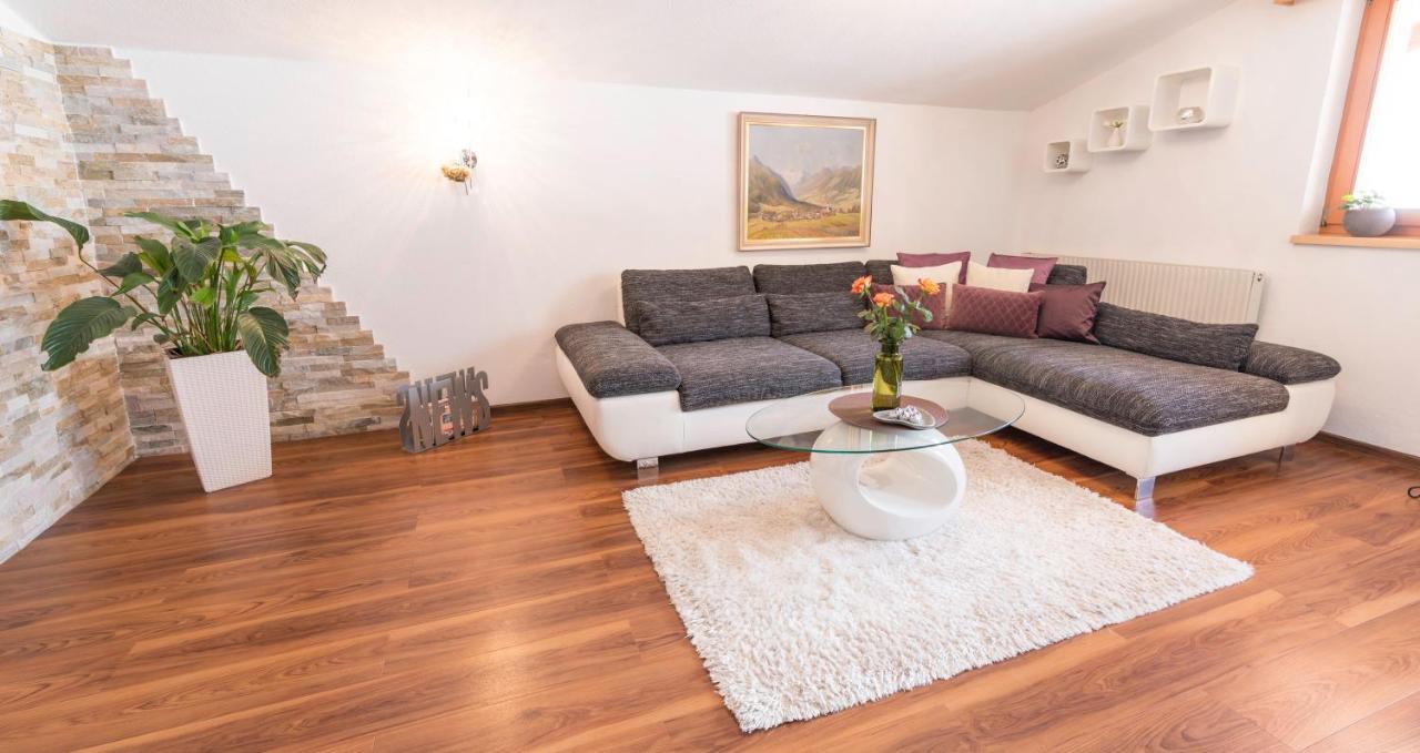 Apartment Hildegard ノイシュティフト・イム・シュトゥーバイタール エクステリア 写真